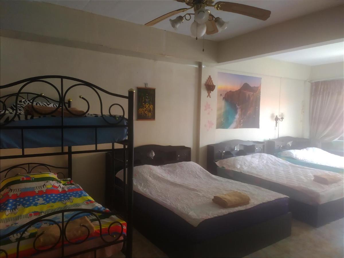 Artem'S Guesthouse Pantai Jomtien Luaran gambar