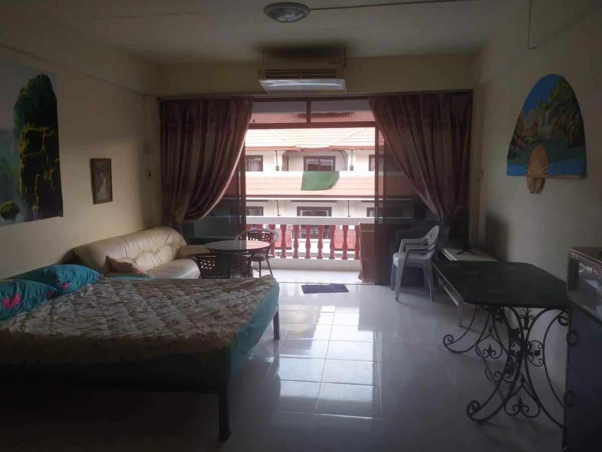 Artem'S Guesthouse Pantai Jomtien Luaran gambar