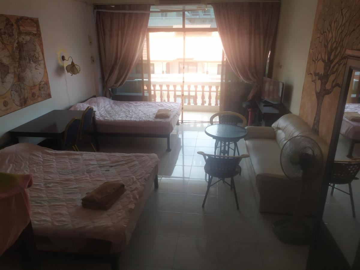 Artem'S Guesthouse Pantai Jomtien Luaran gambar