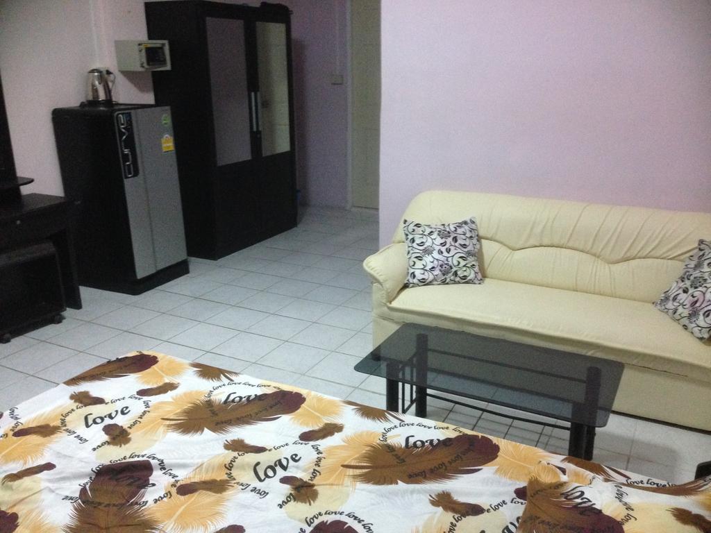 Artem'S Guesthouse Pantai Jomtien Bilik gambar