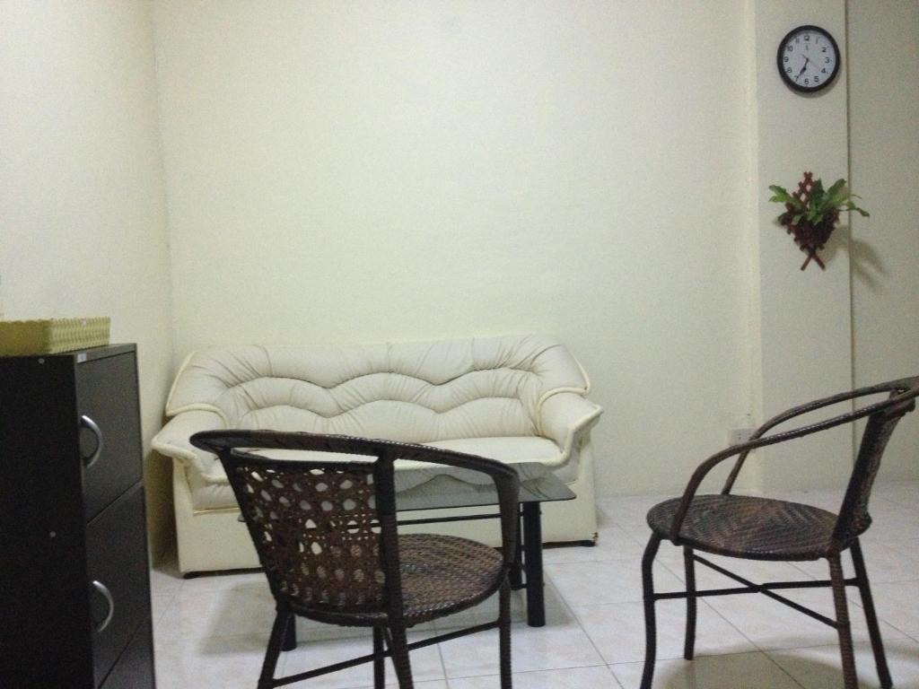 Artem'S Guesthouse Pantai Jomtien Luaran gambar