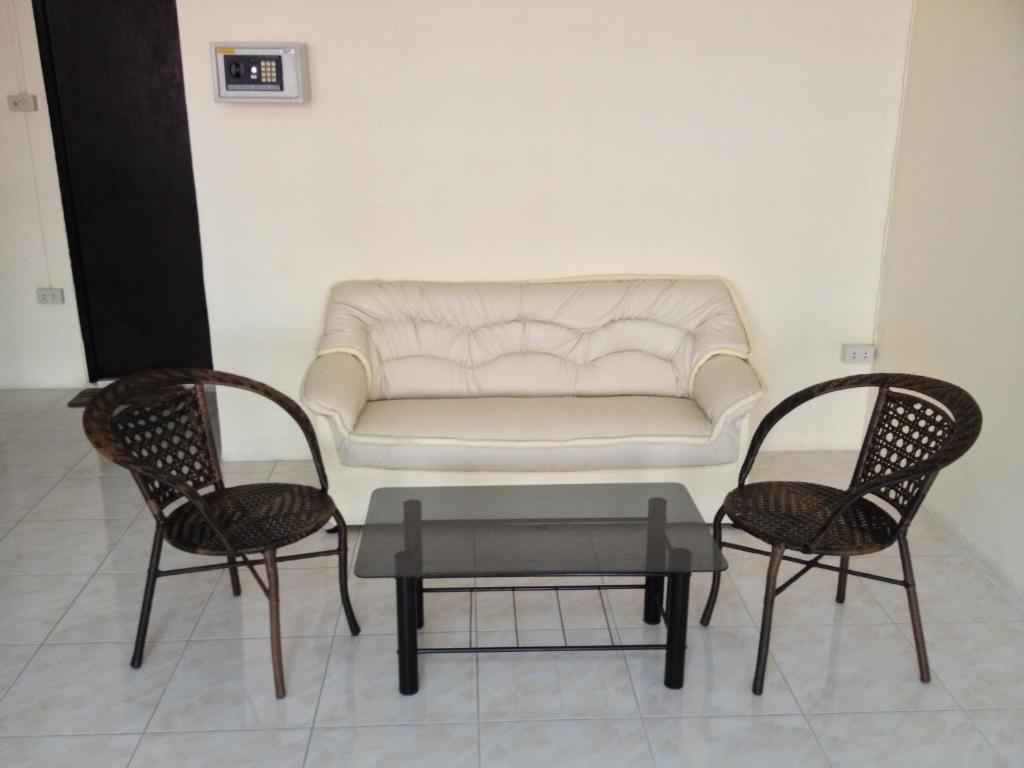 Artem'S Guesthouse Pantai Jomtien Luaran gambar