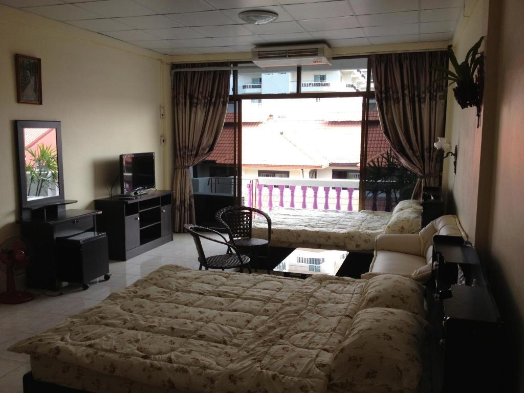 Artem'S Guesthouse Pantai Jomtien Luaran gambar
