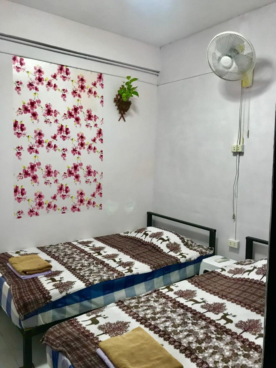 Artem'S Guesthouse Pantai Jomtien Luaran gambar